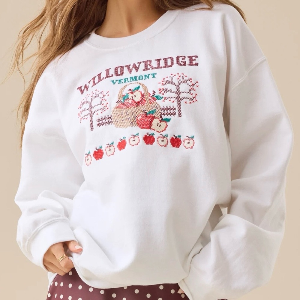 NEW Altar’d State Willowridge Vermont Embroidered Sweatshirt Size M/L & L/XL NWT